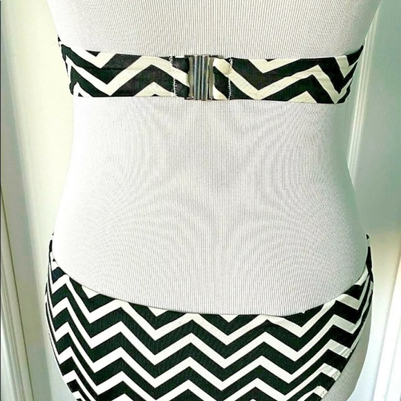 Bikini Swim Suit Set Sz Small Black White Chevron - Picture 4 of 6